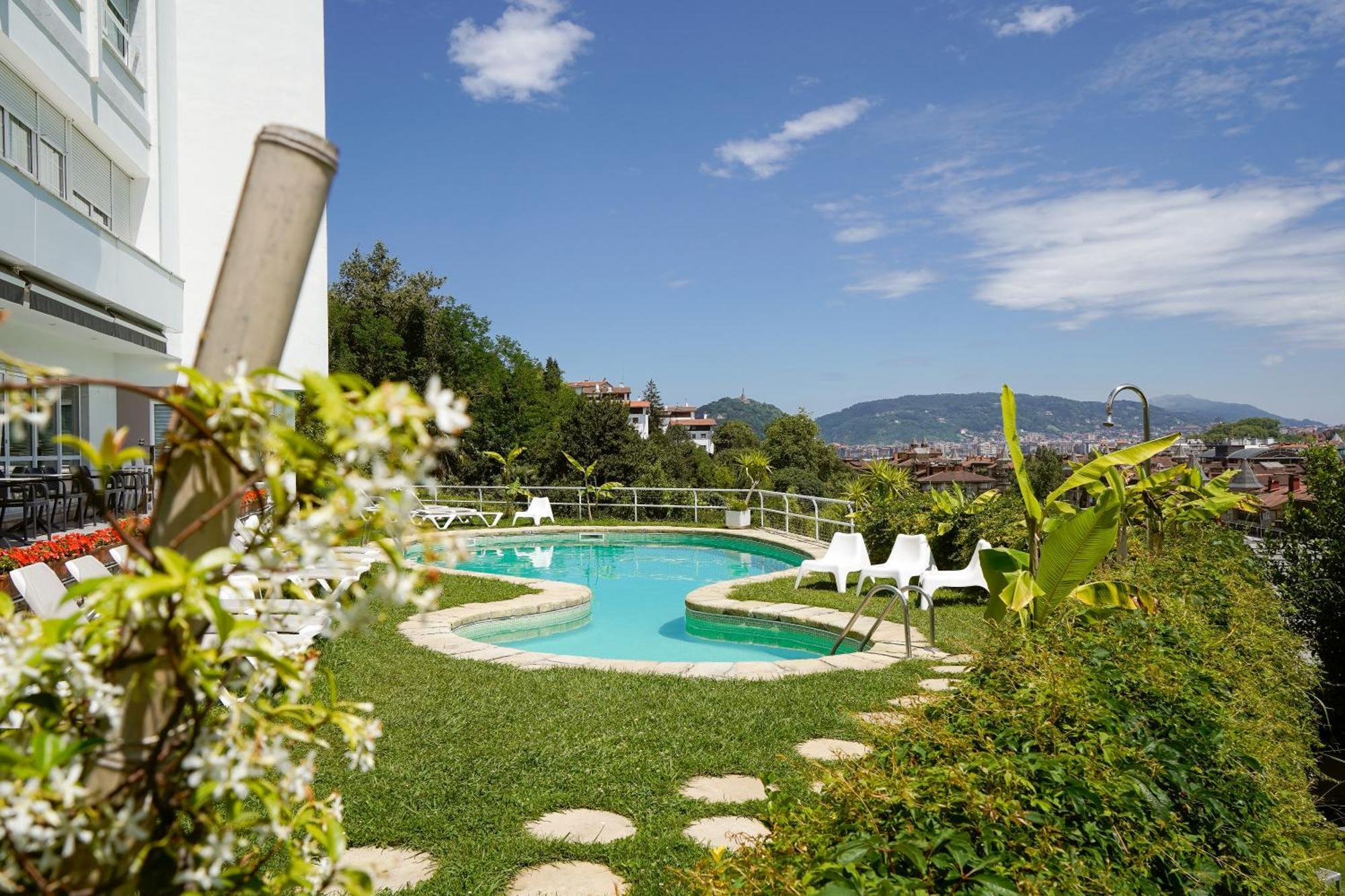 Hotel Avenida San Sebastian Bagian luar foto