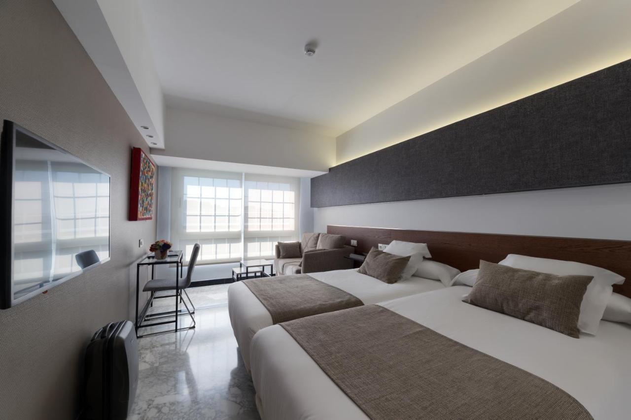 Hotel Avenida San Sebastian Bagian luar foto