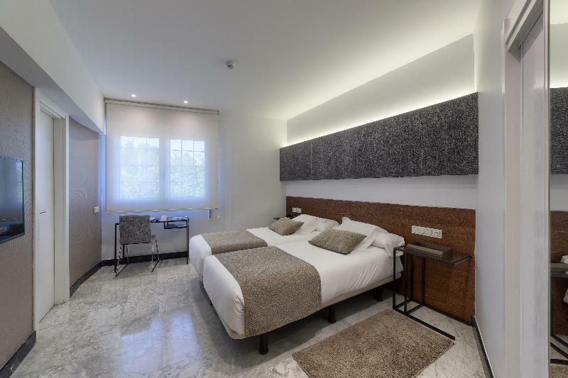 Hotel Avenida San Sebastian Bagian luar foto