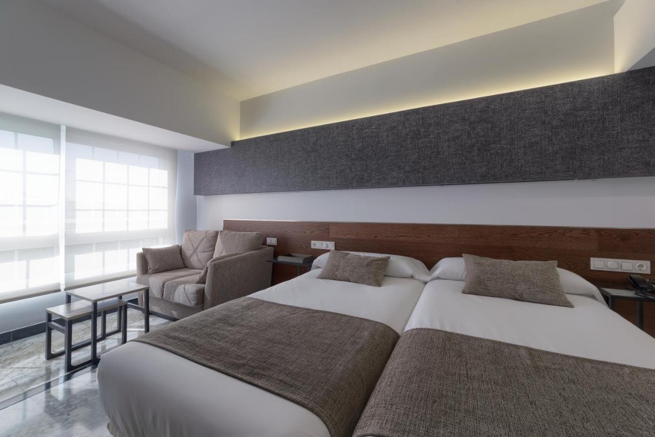 Hotel Avenida San Sebastian Bagian luar foto
