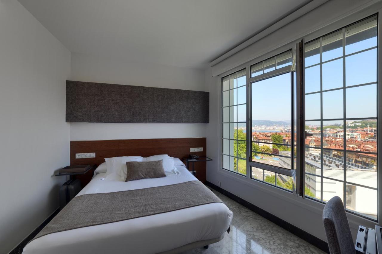 Hotel Avenida San Sebastian Bagian luar foto