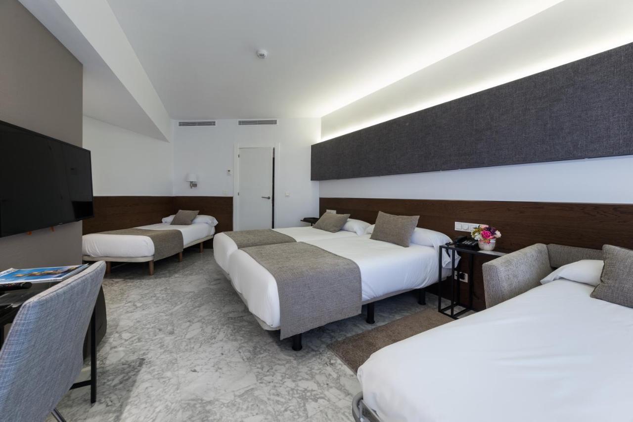 Hotel Avenida San Sebastian Bagian luar foto